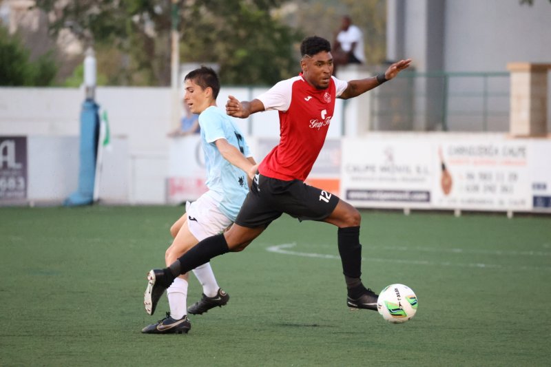 Regional Preferente: El Calpe luce un once de lujo en su primer amistoso de pretemporada Regional Preferente: El Calpe luce un once de lujo en su primer amistoso de pretemporada