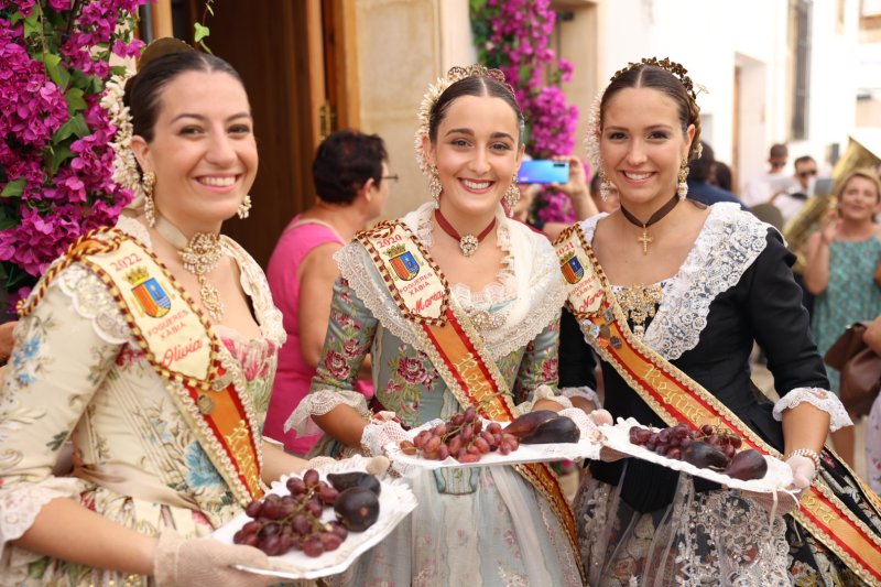 Les regines de Xàbia s’auto “indulten” de la foguera central Les regines de Xàbia s’auto “indulten” de la foguera central