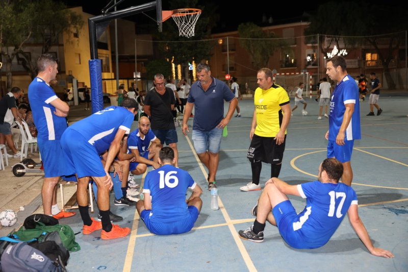 Bar Colom (senior) i Piscinas Nacionales (veterans) guanyen el Trofeu Pepe de Futbol Sala de la Xara Bar Colom (senior) i Piscinas Nacionales (veterans) guanyen el Trofeu Pepe de Futbol Sala de la Xara