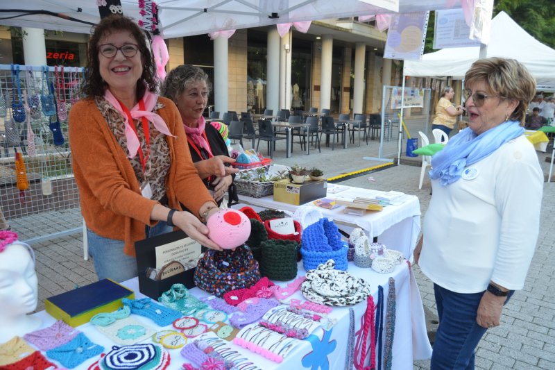 Fira d'Associacions de Dénia: Todos quieren ayudar a la sociedad  Fira d'Associacions de Dénia: Todos quieren ayudar a la sociedad