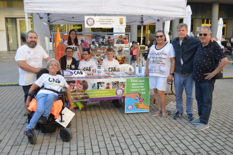 Fira d'Associacions de Dénia: Todos quieren ayudar a la sociedad  Fira d'Associacions de Dénia: Todos quieren ayudar a la sociedad