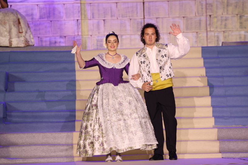 Marta Ortuño i Ariadna Serrat estrenen el seu regnat de Fogueres 2020 Marta Ortuño i Ariadna Serrat estrenen el seu regnat de Fogueres 2020