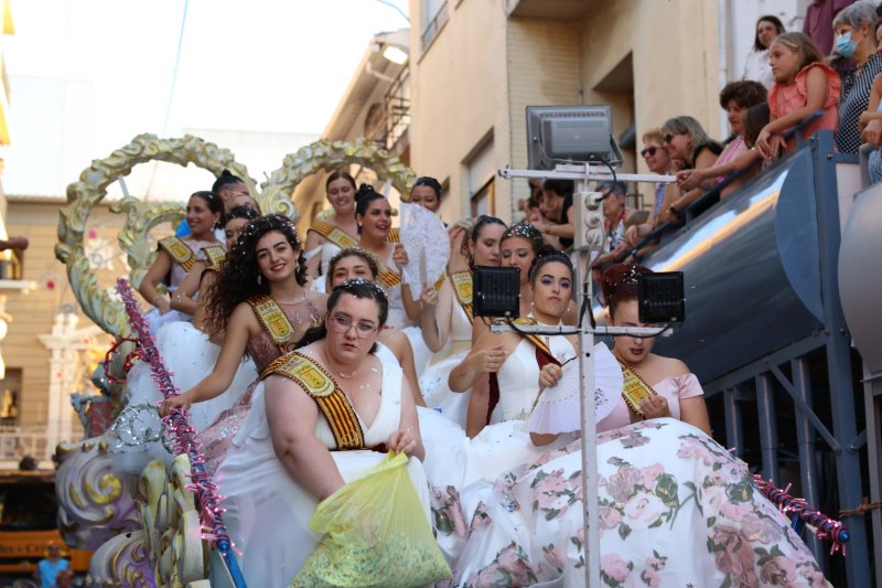 El Ramat 80 guanya la desfilada de carrosses de Pedreguer El Ramat 80 guanya la desfilada de carrosses de Pedreguer