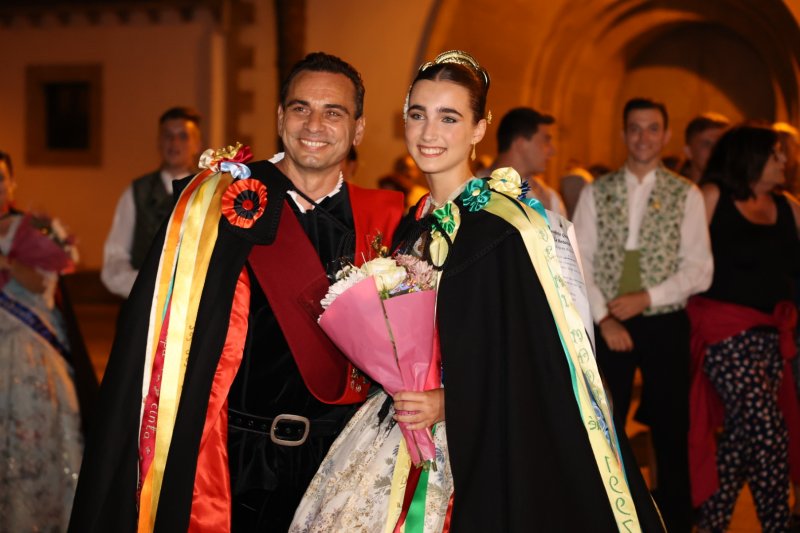 L'emotiva serenata de la Tuna de Xàbia a les regines i representants de Fogueres  L'emotiva serenata de la Tuna de Xàbia a les regines i representants de Fogueres