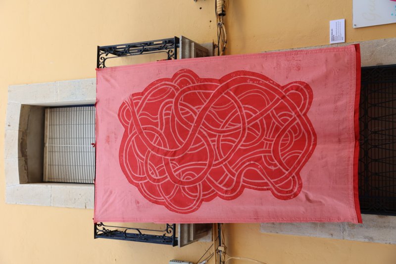 Art al Vent ja llueix els més de mig centenar de cobertors al Carrer La Bassa de Gata Art al Vent ja llueix els més de mig centenar de cobertors al Carrer La Bassa de Gata