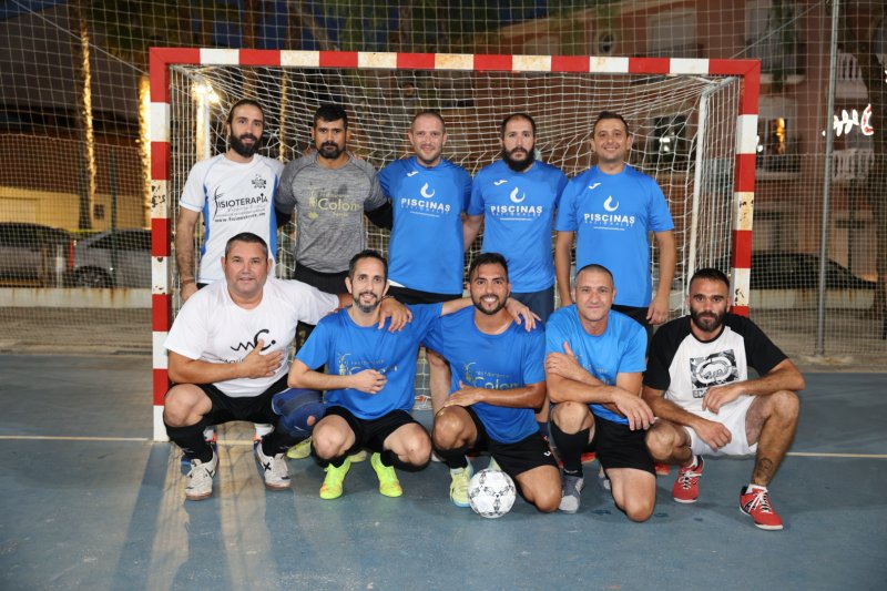 Bar Colom (senior) i Piscinas Nacionales (veterans) guanyen el Trofeu Pepe de Futbol Sala de la Xara Bar Colom (senior) i Piscinas Nacionales (veterans) guanyen el Trofeu Pepe de Futbol Sala de la Xara