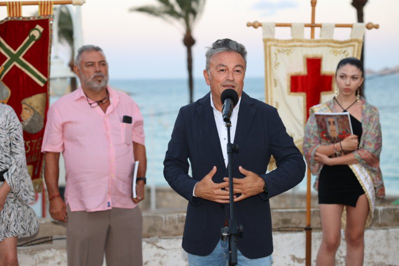 Los Moros i Cristians de Xàbia regresan con más música y pólvora y paellas para el “sopar de germanor” Los Moros i Cristians de Xàbia regresan con más música y pólvora y paellas para el “sopar de germanor”