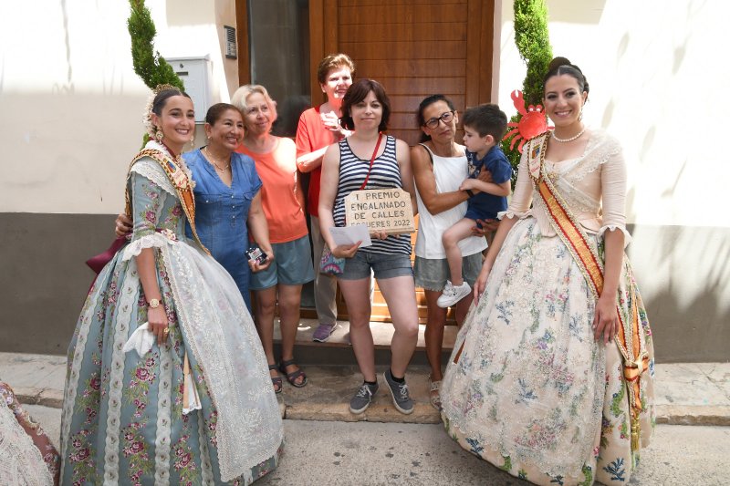 El Carrer Sant Pere Martir és el millor engalanat de Fogueres El Carrer Sant Pere Martir és el millor engalanat de Fogueres