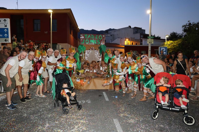 GALERIA DE FOTOS i PREMIS de les CARROSSES de BENIARBEIG: guanyen el Tadeo Jones i el Circ de Segària GALERIA DE FOTOS i PREMIS de les CARROSSES de BENIARBEIG: guanyen el Tadeo Jones i el Circ de Segària