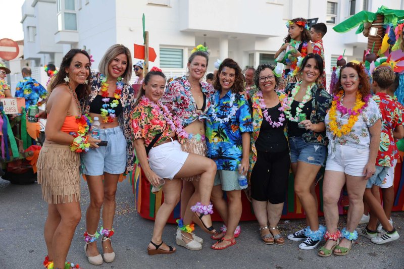 GALERIA DE FOTOS i PREMIS de les CARROSSES de BENIARBEIG: guanyen el Tadeo Jones i el Circ de Segària GALERIA DE FOTOS i PREMIS de les CARROSSES de BENIARBEIG: guanyen el Tadeo Jones i el Circ de Segària