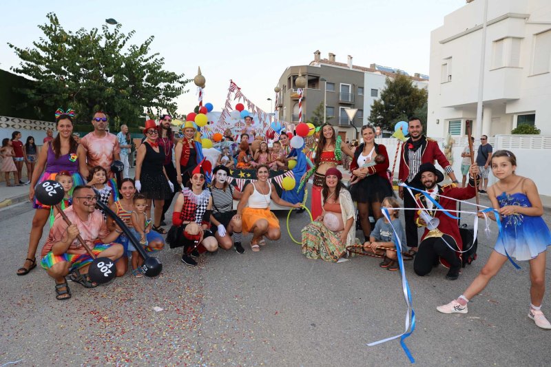 GALERIA DE FOTOS i PREMIS de les CARROSSES de BENIARBEIG: guanyen el Tadeo Jones i el Circ de Segària GALERIA DE FOTOS i PREMIS de les CARROSSES de BENIARBEIG: guanyen el Tadeo Jones i el Circ de Segària