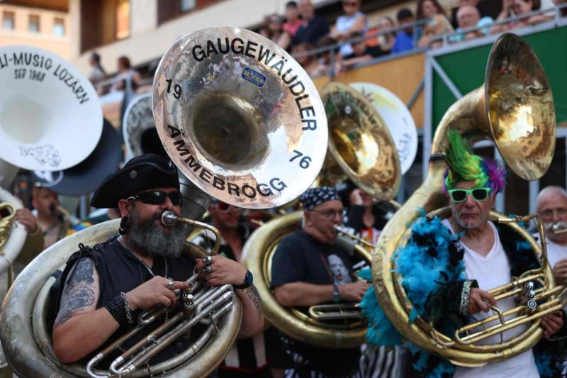 GALERIA de FOTOS de la DESFILADA de CARROSSES de les FESTES de JULIOL de PEDREGUER GALERIA de FOTOS de la DESFILADA de CARROSSES de les FESTES de JULIOL de PEDREGUER