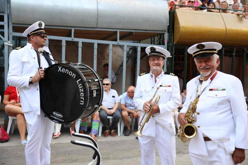 GALERIA de FOTOS de la DESFILADA de CARROSSES de les FESTES de JULIOL de PEDREGUER GALERIA de FOTOS de la DESFILADA de CARROSSES de les FESTES de JULIOL de PEDREGUER