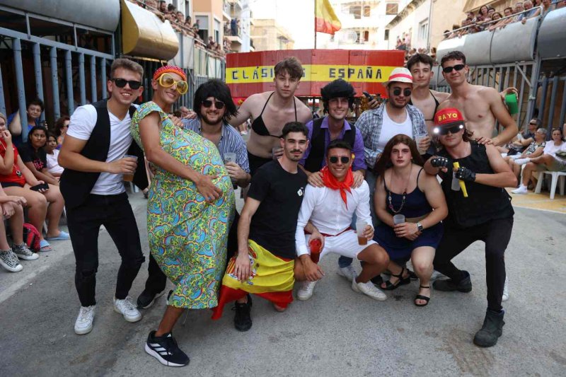 GALERIA de FOTOS de la DESFILADA de CARROSSES de les FESTES de JULIOL de PEDREGUER GALERIA de FOTOS de la DESFILADA de CARROSSES de les FESTES de JULIOL de PEDREGUER