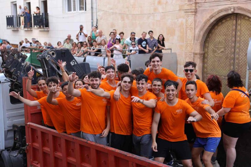 GALERIA de FOTOS de la DESFILADA de CARROSSES de les FESTES de JULIOL de PEDREGUER GALERIA de FOTOS de la DESFILADA de CARROSSES de les FESTES de JULIOL de PEDREGUER