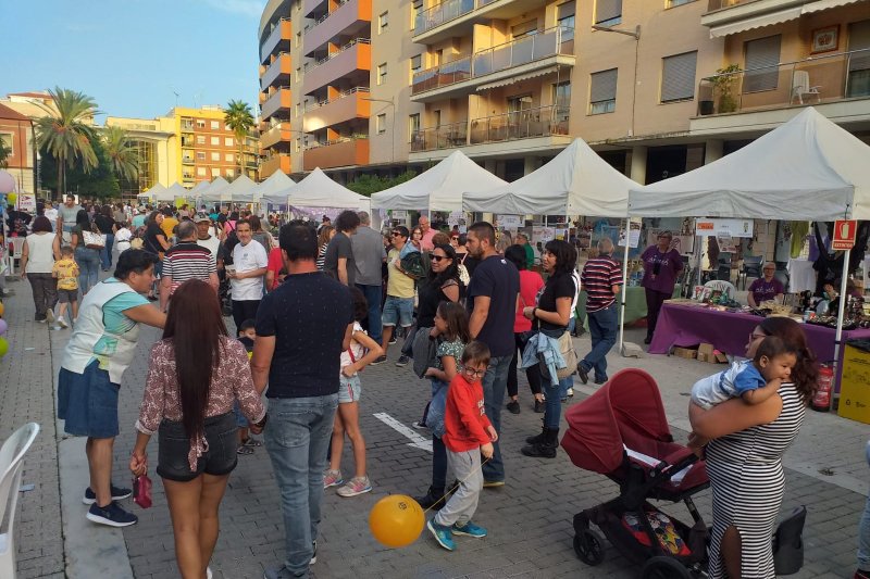 Fira d'Associacions de Dénia: Todos quieren ayudar a la sociedad  Fira d'Associacions de Dénia: Todos quieren ayudar a la sociedad