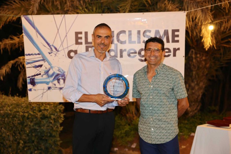 El Club Ciclista Pedreguer repassa la seua trajectòria en la gala del 50 aniversari El Club Ciclista Pedreguer repassa la seua trajectòria en la gala del 50 aniversari