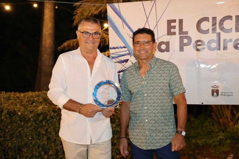 El Club Ciclista Pedreguer repassa la seua trajectòria en la gala del 50 aniversari El Club Ciclista Pedreguer repassa la seua trajectòria en la gala del 50 aniversari
