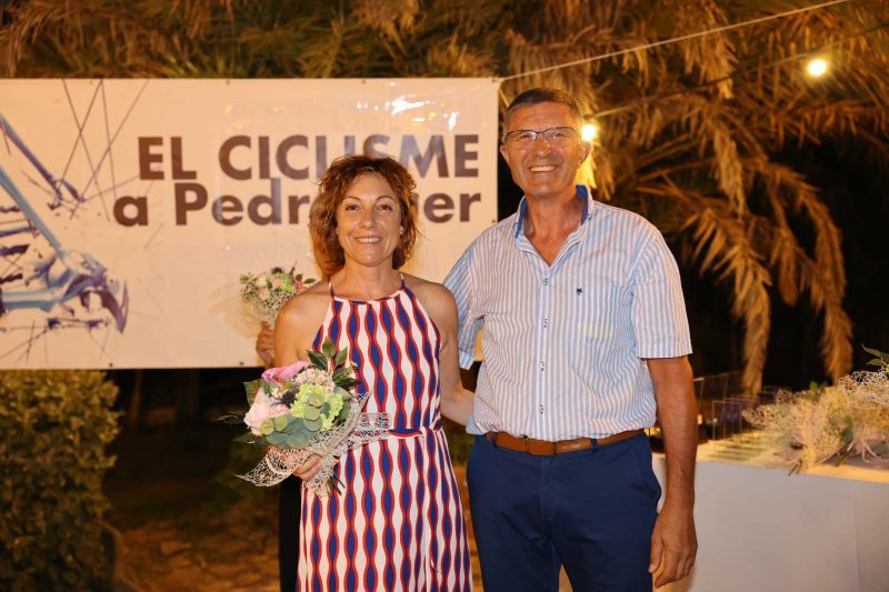 El Club Ciclista Pedreguer repassa la seua trajectòria en la gala del 50 aniversari El Club Ciclista Pedreguer repassa la seua trajectòria en la gala del 50 aniversari