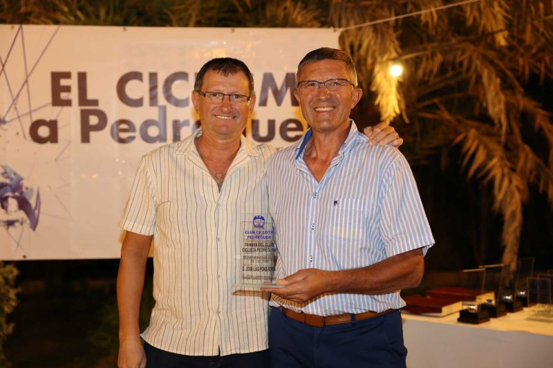 El Club Ciclista Pedreguer repassa la seua trajectòria en la gala del 50 aniversari El Club Ciclista Pedreguer repassa la seua trajectòria en la gala del 50 aniversari