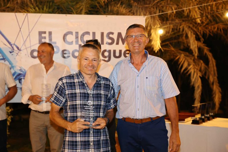 El Club Ciclista Pedreguer repassa la seua trajectòria en la gala del 50 aniversari El Club Ciclista Pedreguer repassa la seua trajectòria en la gala del 50 aniversari