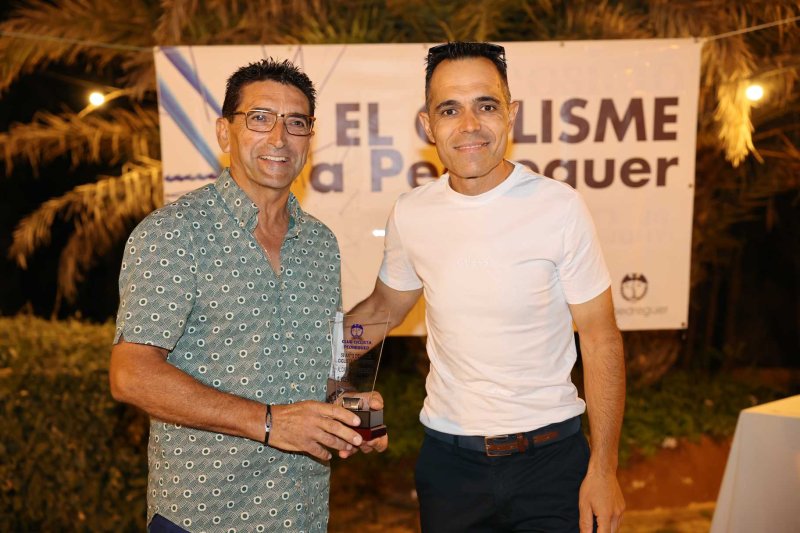 El Club Ciclista Pedreguer repassa la seua trajectòria en la gala del 50 aniversari El Club Ciclista Pedreguer repassa la seua trajectòria en la gala del 50 aniversari