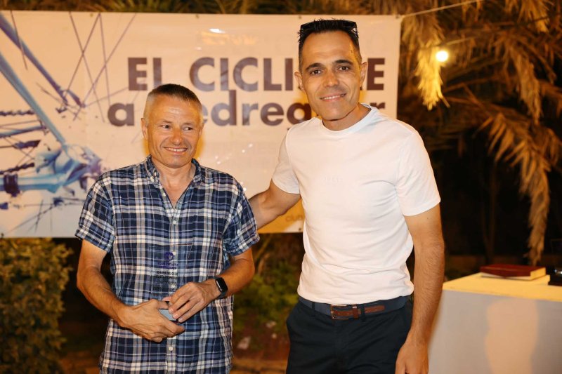 El Club Ciclista Pedreguer repassa la seua trajectòria en la gala del 50 aniversari El Club Ciclista Pedreguer repassa la seua trajectòria en la gala del 50 aniversari
