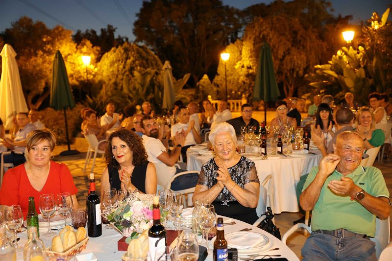 El Club Ciclista Pedreguer repassa la seua trajectòria en la gala del 50 aniversari El Club Ciclista Pedreguer repassa la seua trajectòria en la gala del 50 aniversari