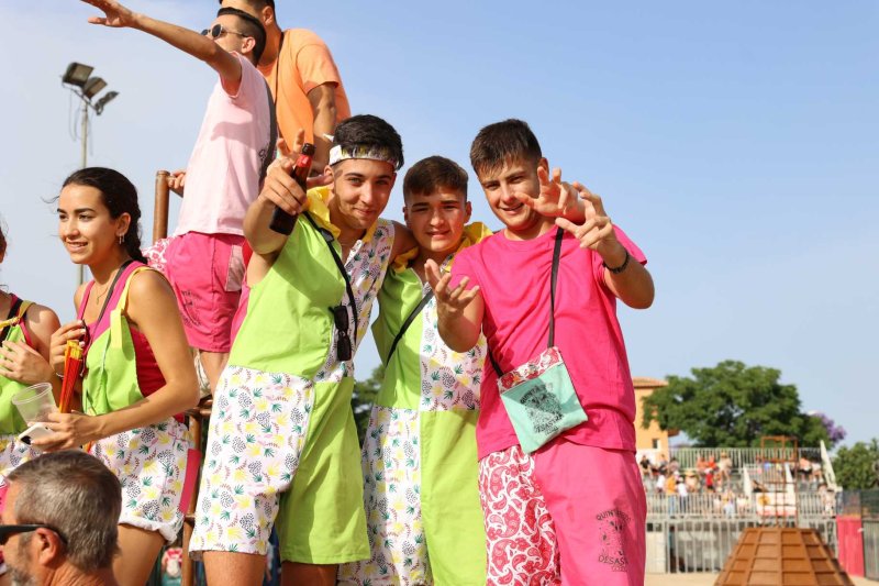 Els bous al carrer i el baret de Fogueres de Xàbia retornen amb molta força Els bous al carrer i el baret de Fogueres de Xàbia retornen amb molta força