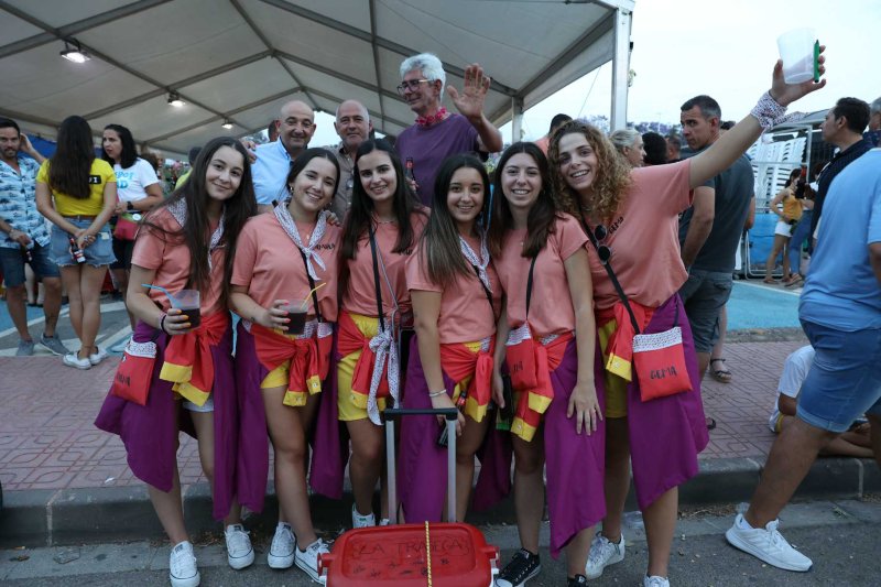 Els bous al carrer i el baret de Fogueres de Xàbia retornen amb molta força Els bous al carrer i el baret de Fogueres de Xàbia retornen amb molta força