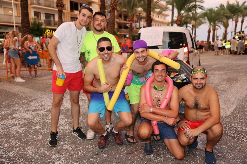 Les carrosses de les festes de Loreto de Xàbia tornen amb una gran participació i molta crítica i ironia Les carrosses de les festes de Loreto de Xàbia tornen amb una gran participació i molta crítica i ironia