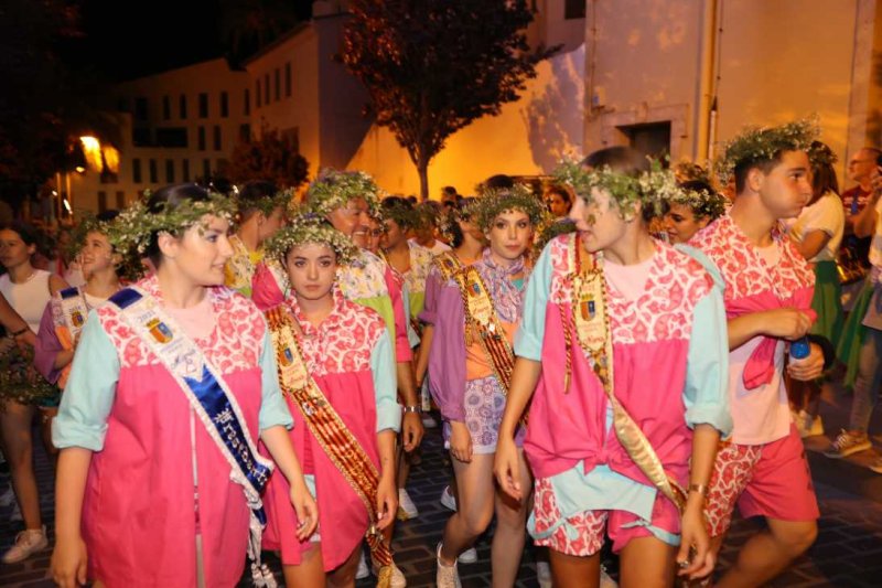 Xàbia s’encén en la nit dels focs de Fogueres Xàbia s’encén en la nit dels focs de Fogueres