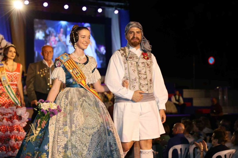 Fogueres de Xàbia proclama a la regina de 2022 Olivia Clemente entre trastos vells Fogueres de Xàbia proclama a la regina de 2022 Olivia Clemente entre trastos vells