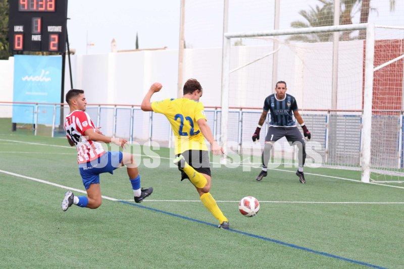 Lliga Comunitat: El Dénia resuelve el derbi contra el Jávea con dos goles en la primera parte Lliga Comunitat: El Dénia resuelve el derbi contra el Jávea con dos goles en la primera parte