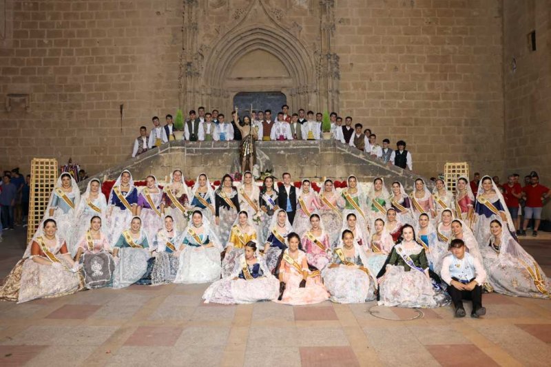 Segon dia de l’ofrena a Sant Joan a Xàbia: torn per a la Retornà 2022, quintes d’aniversaris i penyes Segon dia de l’ofrena a Sant Joan a Xàbia: torn per a la Retornà 2022, quintes d’aniversaris i penyes