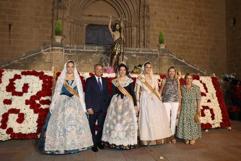 Segon dia de l’ofrena a Sant Joan a Xàbia: torn per a la Retornà 2022, quintes d’aniversaris i penyes Segon dia de l’ofrena a Sant Joan a Xàbia: torn per a la Retornà 2022, quintes d’aniversaris i penyes