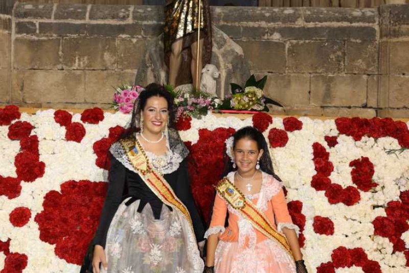 Segon dia de l’ofrena a Sant Joan a Xàbia: torn per a la Retornà 2022, quintes d’aniversaris i penyes Segon dia de l’ofrena a Sant Joan a Xàbia: torn per a la Retornà 2022, quintes d’aniversaris i penyes