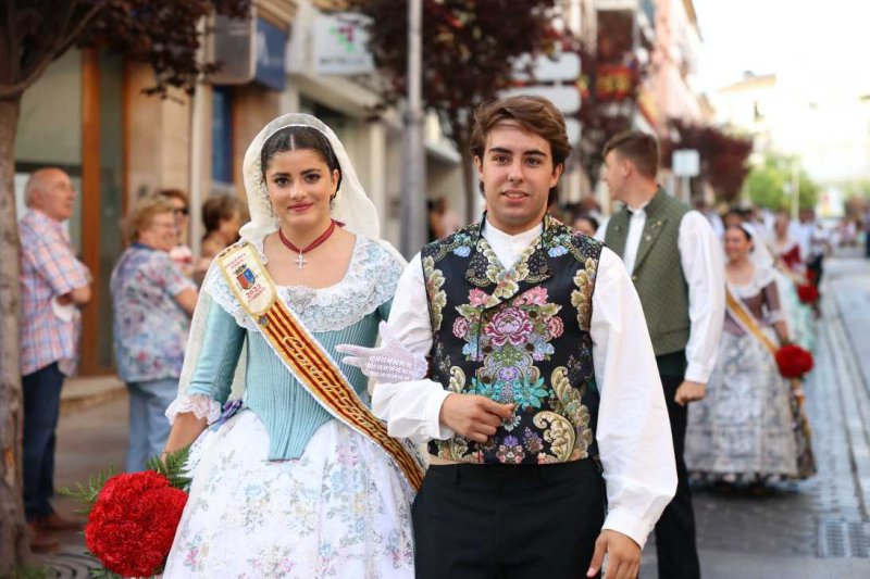 Segon dia de l’ofrena a Sant Joan a Xàbia: torn per a la Retornà 2022, quintes d’aniversaris i penyes Segon dia de l’ofrena a Sant Joan a Xàbia: torn per a la Retornà 2022, quintes d’aniversaris i penyes