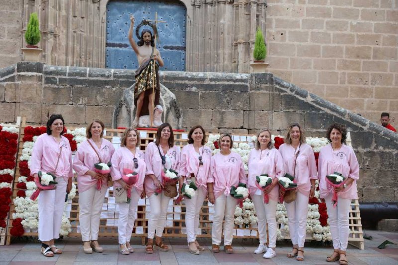 Segon dia de l’ofrena a Sant Joan a Xàbia: torn per a la Retornà 2022, quintes d’aniversaris i penyes Segon dia de l’ofrena a Sant Joan a Xàbia: torn per a la Retornà 2022, quintes d’aniversaris i penyes