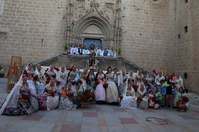 Segon dia de l’ofrena a Sant Joan a Xàbia: torn per a la Retornà 2022, quintes d’aniversaris i penyes Segon dia de l’ofrena a Sant Joan a Xàbia: torn per a la Retornà 2022, quintes d’aniversaris i penyes