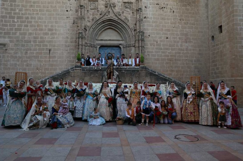 Segon dia de l’ofrena a Sant Joan a Xàbia: torn per a la Retornà 2022, quintes d’aniversaris i penyes Segon dia de l’ofrena a Sant Joan a Xàbia: torn per a la Retornà 2022, quintes d’aniversaris i penyes
