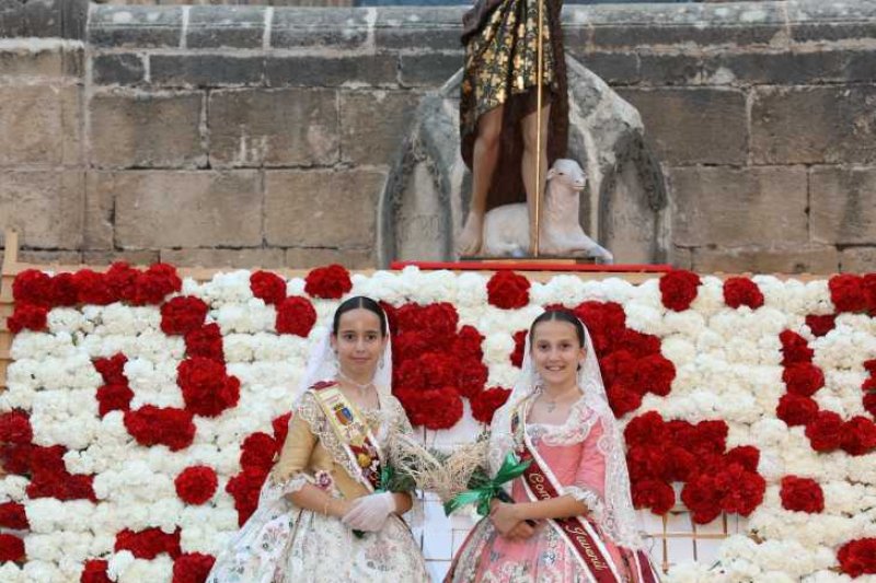 Segon dia de l’ofrena a Sant Joan a Xàbia: torn per a la Retornà 2022, quintes d’aniversaris i penyes Segon dia de l’ofrena a Sant Joan a Xàbia: torn per a la Retornà 2022, quintes d’aniversaris i penyes