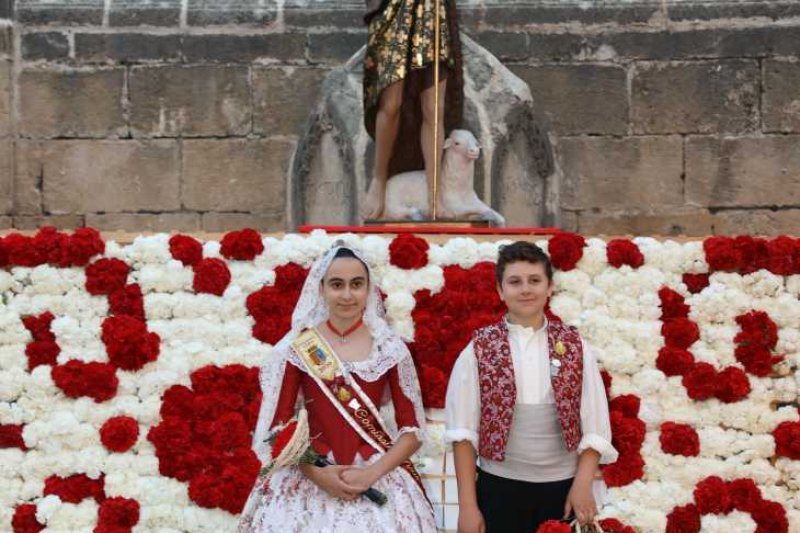 Segon dia de l’ofrena a Sant Joan a Xàbia: torn per a la Retornà 2022, quintes d’aniversaris i penyes Segon dia de l’ofrena a Sant Joan a Xàbia: torn per a la Retornà 2022, quintes d’aniversaris i penyes