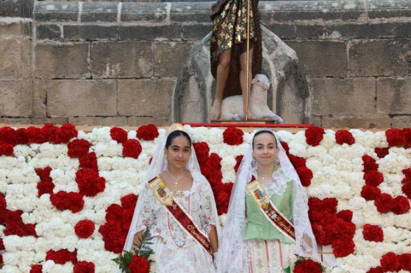 Segon dia de l’ofrena a Sant Joan a Xàbia: torn per a la Retornà 2022, quintes d’aniversaris i penyes Segon dia de l’ofrena a Sant Joan a Xàbia: torn per a la Retornà 2022, quintes d’aniversaris i penyes