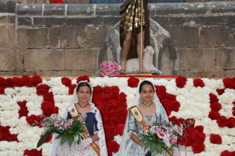 Segon dia de l’ofrena a Sant Joan a Xàbia: torn per a la Retornà 2022, quintes d’aniversaris i penyes Segon dia de l’ofrena a Sant Joan a Xàbia: torn per a la Retornà 2022, quintes d’aniversaris i penyes