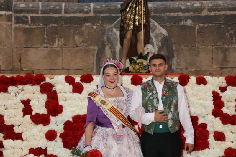 Segon dia de l’ofrena a Sant Joan a Xàbia: torn per a la Retornà 2022, quintes d’aniversaris i penyes Segon dia de l’ofrena a Sant Joan a Xàbia: torn per a la Retornà 2022, quintes d’aniversaris i penyes