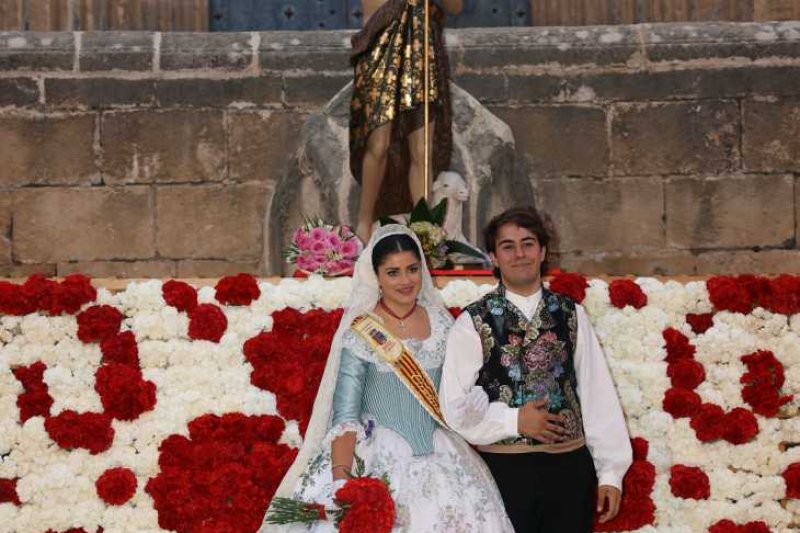 Segon dia de l’ofrena a Sant Joan a Xàbia: torn per a la Retornà 2022, quintes d’aniversaris i penyes Segon dia de l’ofrena a Sant Joan a Xàbia: torn per a la Retornà 2022, quintes d’aniversaris i penyes