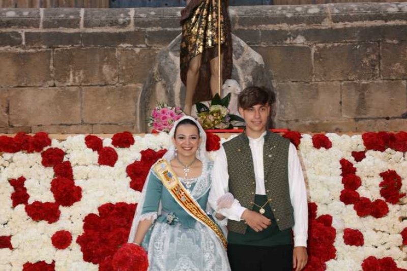 Segon dia de l’ofrena a Sant Joan a Xàbia: torn per a la Retornà 2022, quintes d’aniversaris i penyes Segon dia de l’ofrena a Sant Joan a Xàbia: torn per a la Retornà 2022, quintes d’aniversaris i penyes