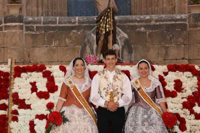Segon dia de l’ofrena a Sant Joan a Xàbia: torn per a la Retornà 2022, quintes d’aniversaris i penyes Segon dia de l’ofrena a Sant Joan a Xàbia: torn per a la Retornà 2022, quintes d’aniversaris i penyes