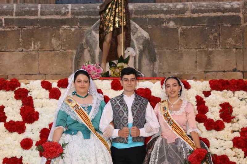 Segon dia de l’ofrena a Sant Joan a Xàbia: torn per a la Retornà 2022, quintes d’aniversaris i penyes Segon dia de l’ofrena a Sant Joan a Xàbia: torn per a la Retornà 2022, quintes d’aniversaris i penyes